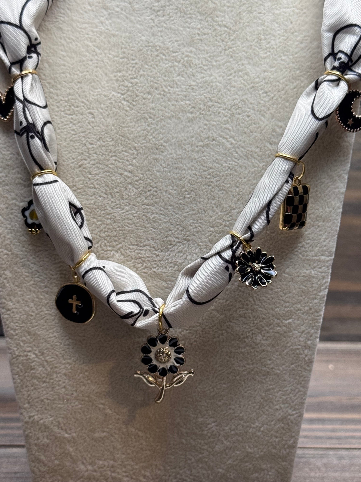 Midnight Daisy - Black & White Floral Charm Necklace